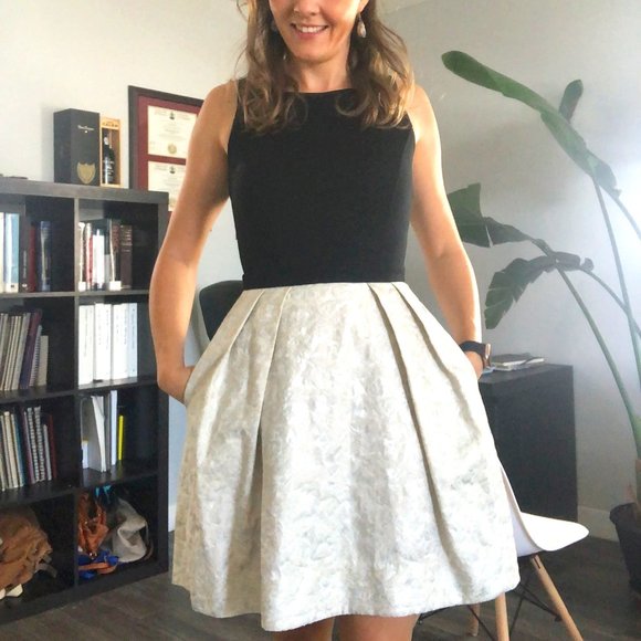Slate & Willow Black and White Flare dress - Picture 9 of 11